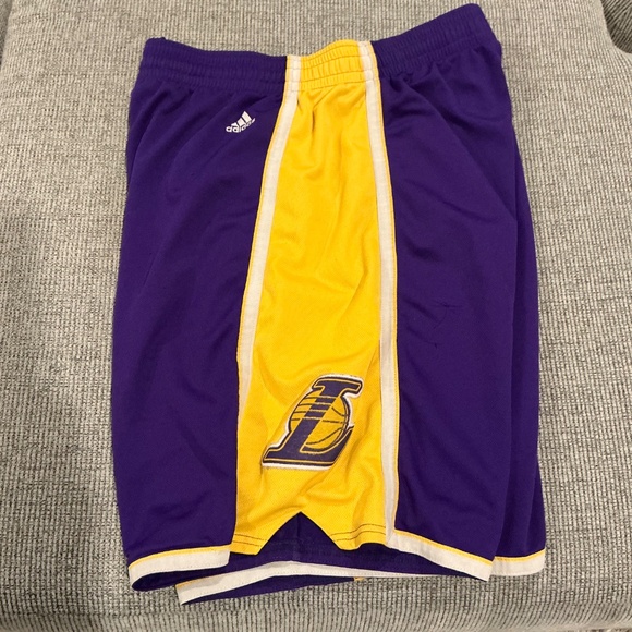 Men’s Adidas Lakers Away Shorts XXL - Picture 2 of 5